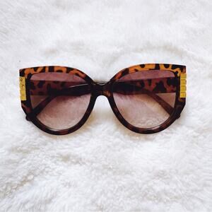 Rosy Tortoise Brown Cat Eye Oversized Sunglasses